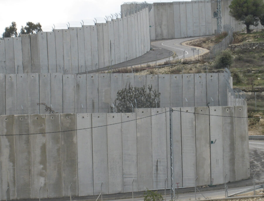 The winding separation barrier in Bethlehem