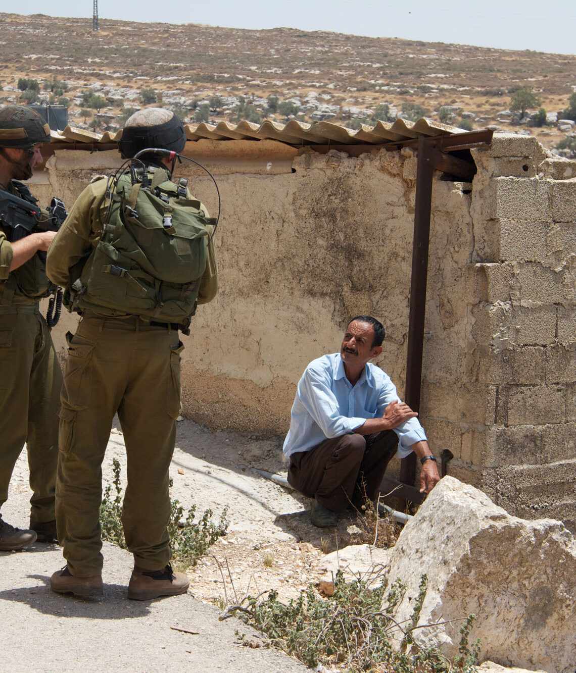 IDF question a villager in Yanoun.